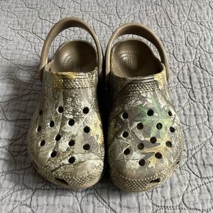 Boys Camo Crocs Toddler Size 11